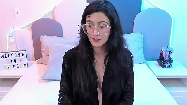 Snapshot of SophieGomez22 chatting on March 3, 2025, 11:22 am SophieGomez22 online show from March 3, 2025, 11:22 am