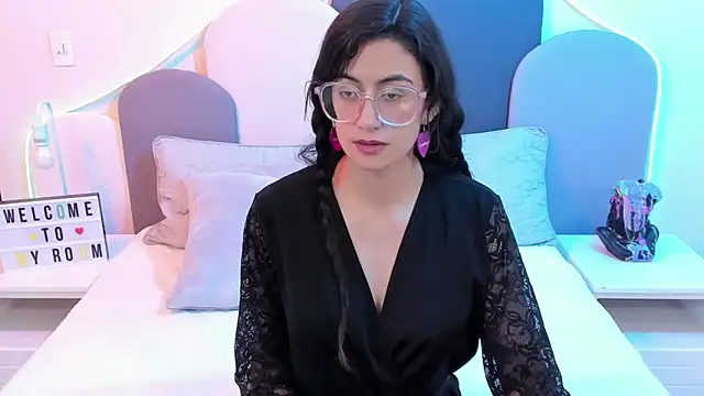 Snapshot of SophieGomez22 chatting on March 3, 2025, 5:29 pm SophieGomez22 online show from March 3, 2025, 5:29 pm