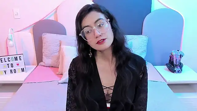 Snapshot of SophieGomez22 chatting on March 6, 2025, 2:29 pm SophieGomez22 online show from March 6, 2025, 2:29 pm