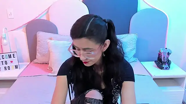 Snapshot of SophieGomez22 chatting on March 8, 2025, 11:27 am SophieGomez22 online show from March 8, 2025, 11:27 am