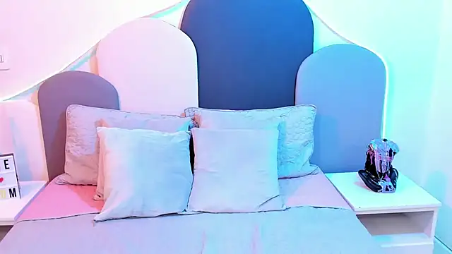 Snapshot of SophieGomez22 chatting on March 8, 2025, 5:33 pm SophieGomez22 online show from March 8, 2025, 5:33 pm