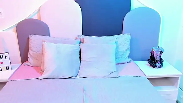 Snapshot of SophieGomez22 chatting on March 9, 2025, 2:32 pm SophieGomez22 online show from March 9, 2025, 2:32 pm