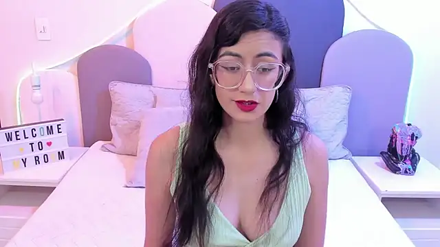 Snapshot of SophieGomez22 chatting on March 17, 2025, 11:42 am SophieGomez22 online show from March 17, 2025, 11:42 am