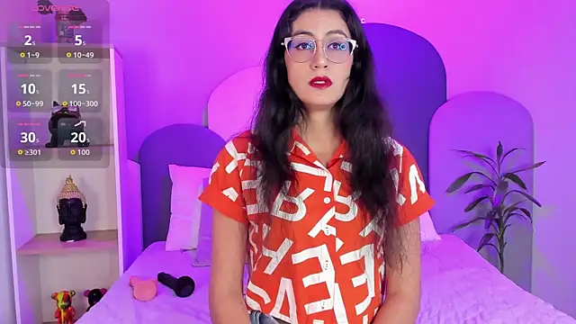 Snapshot of SophieGomez22 chatting on October 22, 2025, 11:43 am SophieGomez22 online show from October 22, 2025, 11:43 am