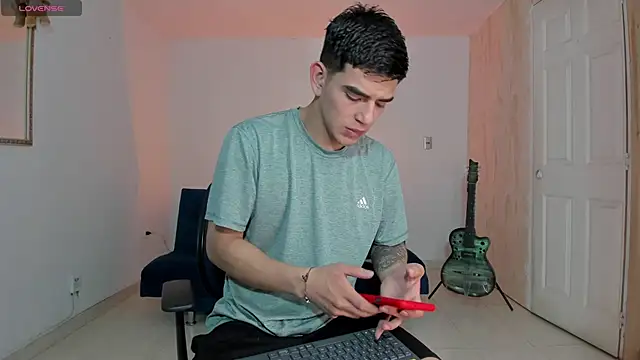 Ares Johnson online show from November 7, 2025, 7:58 pm