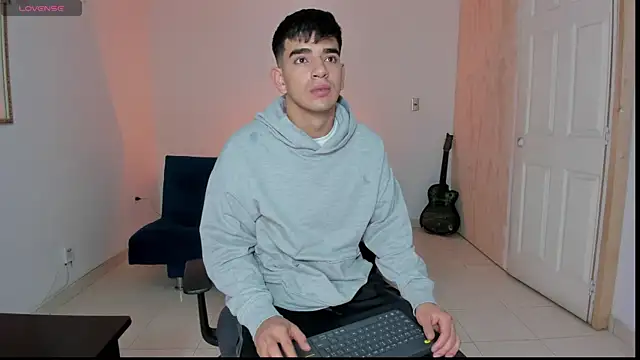 Ares Johnson online show from November 17, 2025, 12:11 pm