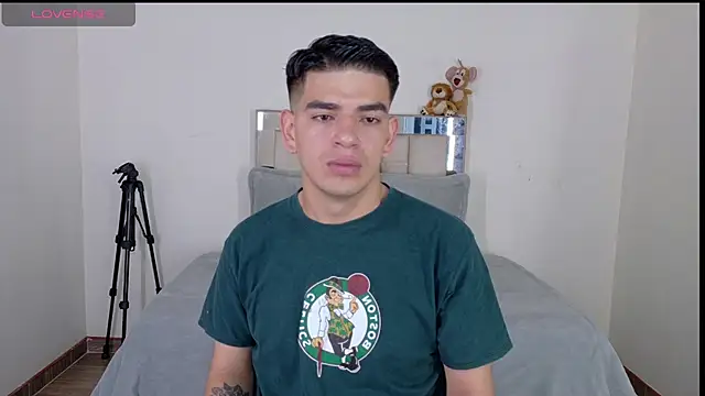 Snapshot of Ares_Johnson chatting on June 15, 2026, 2:08 pm Ares Johnson online show from June 15, 2026, 2:08 pm