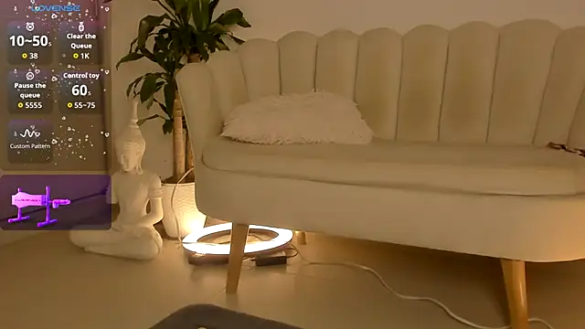 Snapshot of LittleSofia_ chatting on September 13, 2025, 3:28 am LittleSofia online show from September 13, 2025, 3:28 am