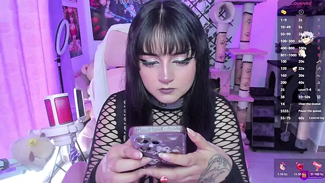 Snapshot of MaddyFooxx chatting on July 12, 2026, 10:45 pm MaddyFooxx online show from July 12, 2026, 10:45 pm