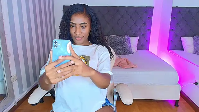 rebeca cortez  online show from January 9, 2025, 3:58 am