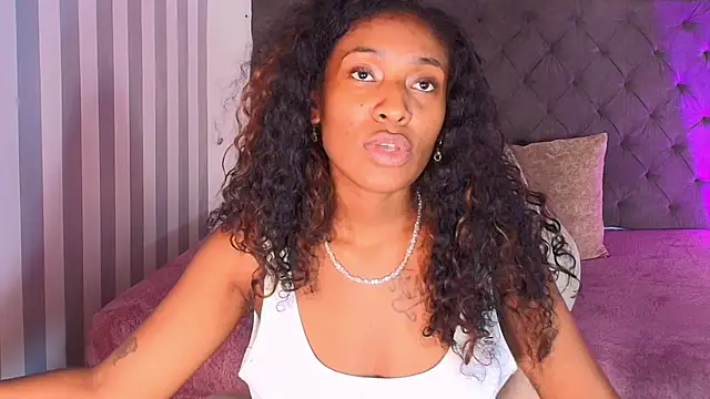 rebeca cortez  online show from January 10, 2025, 3:50 am