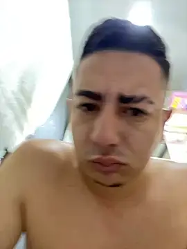 DanielGomez9 online show from December 3, 2024, 12:16 pm