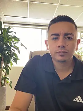 DanielGomez9 online show from December 25, 2024, 3:06 pm