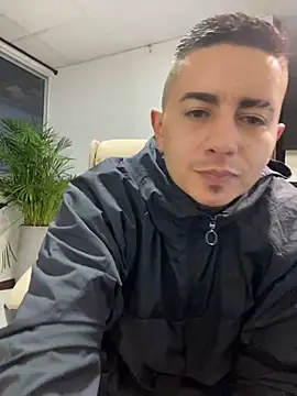 DanielGomez9 online show from January 9, 2025, 11:13 pm