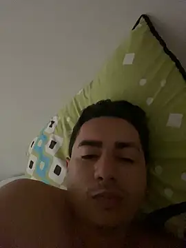 DanielGomez9 online show from March 10, 2025, 12:37 pm