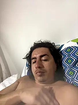 Snapshot of DanielGomez9 chatting on December 15, 2025, 2:05 am DanielGomez9 online show from December 15, 2025, 2:05 am