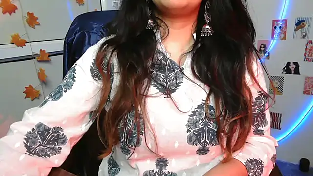 urvashihott online show from July 25, 2026, 7:28 am
