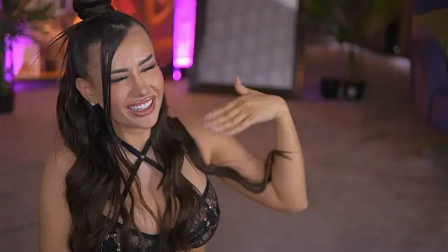 EvaZane online show from February 14, 2025, 3:05 pm