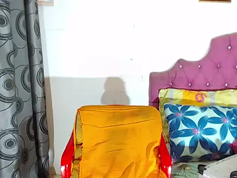 Snapshot of KandyHot_ chatting on December 7, 2024, 2:09 am KandyHot online show from December 7, 2024, 2:09 am