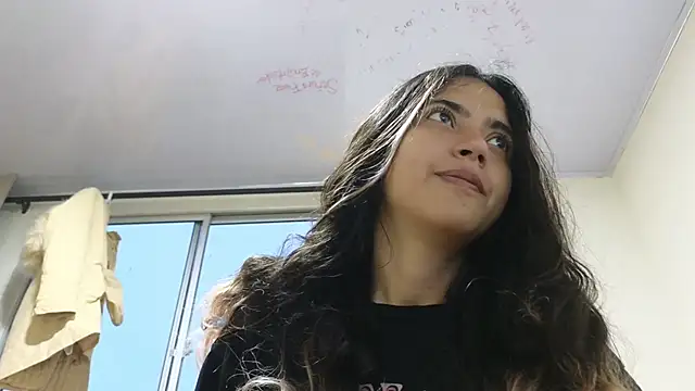 Snapshot of ViolettaSummer chatting on February 21, 2025, 11:11 am ViolettaSummer online show from February 21, 2025, 11:11 am