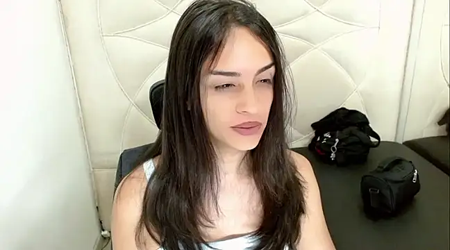 Dollbehavior  online show from December 17, 2024, 9:28 am