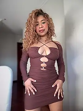 Snapshot of LEONCITA_ chatting on February 28, 2025, 4:53 pm LEONCITA online show from February 28, 2025, 4:53 pm