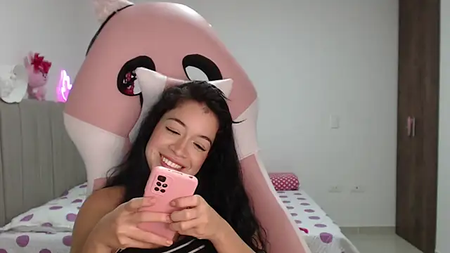 Caribbean beauty  online show from March 14, 2025, 5:27 am