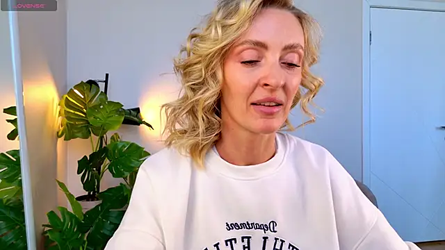 sexuallycorrecte online show from May 25, 2026, 7:14 am