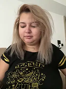 AllysonK online show from December 29, 2024, 10:12 am