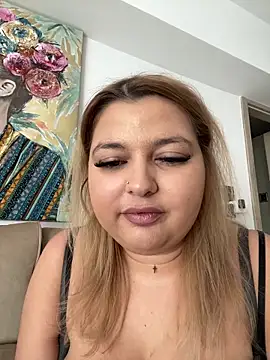 AllysonK online show from February 11, 2025, 12:27 pm