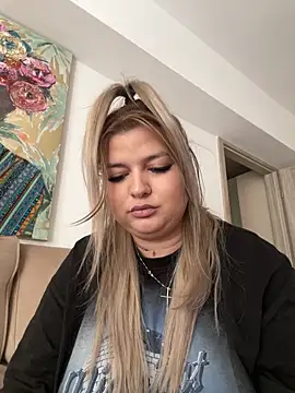 AllysonK online show from February 22, 2025, 1:57 pm