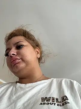 AllysonK online show from September 9, 2025, 10:37 am