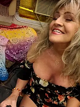 annika lately online show from April 8, 2026, 2:33 am