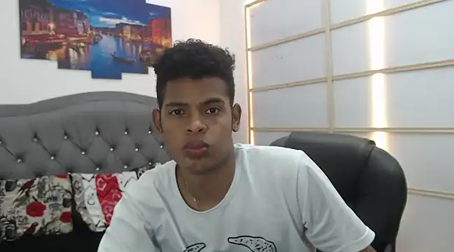 boylittle19cm online show from March 2, 2025, 4:42 pm