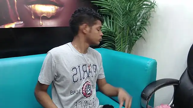 boylittle19cm online show from March 4, 2025, 3:59 pm