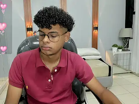 boylittle19cm online show from September 11, 2025, 12:05 pm