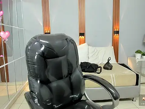 boylittle19cm online show from September 12, 2025, 12:05 pm