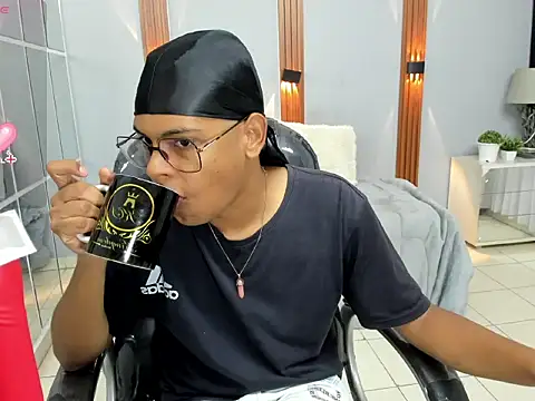 boylittle19cm online show from September 13, 2025, 12:16 pm