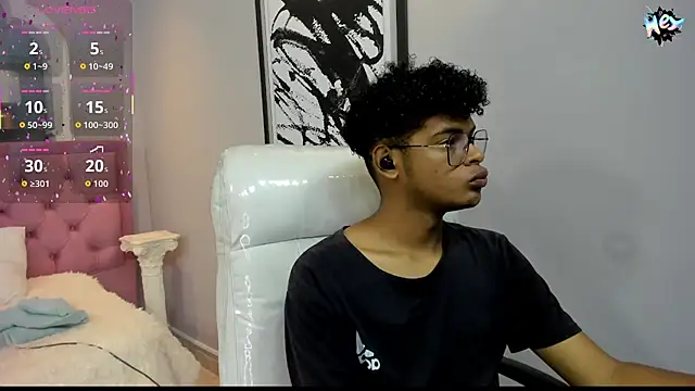 boylittle19cm online show from October 4, 2025, 12:25 pm