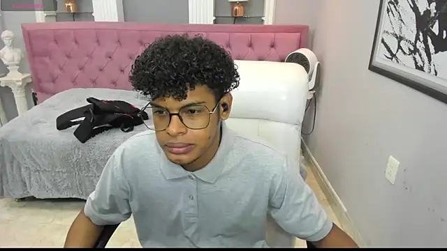 boylittle19cm online show from October 10, 2025, 12:48 pm