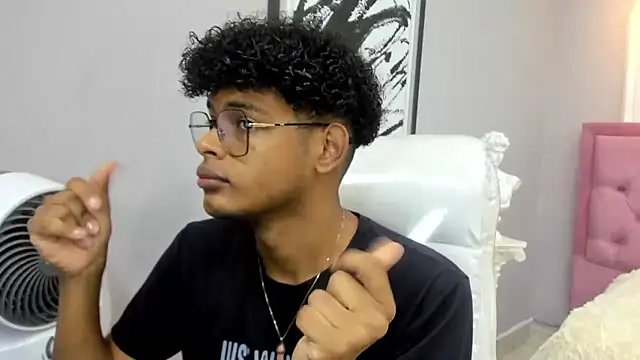 boylittle19cm online show from November 20, 2025, 12:27 pm