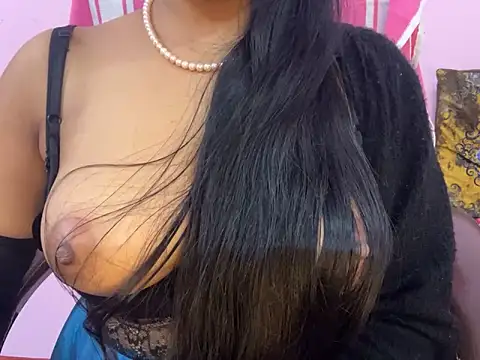 Snapshot of roshni-5 chatting on January 6, 2025, 7:45 pm roshni-5 online show from January 6, 2025, 7:45 pm