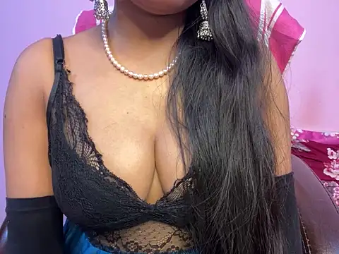 Snapshot of roshni-5 chatting on February 6, 2025, 5:40 pm roshni-5 online show from February 6, 2025, 5:40 pm