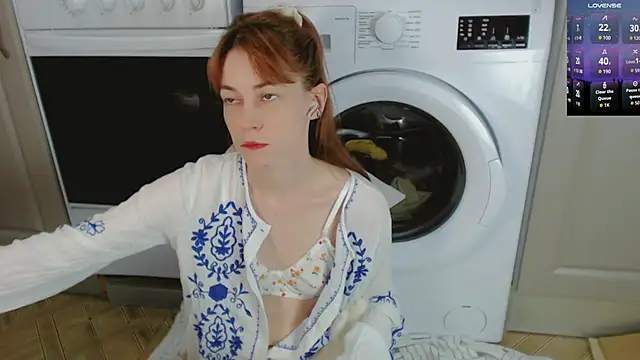 Snapshot of Amina_Barbarian chatting on October 13, 2025, 5:35 pm Amina Barbarian online show from October 13, 2025, 5:35 pm