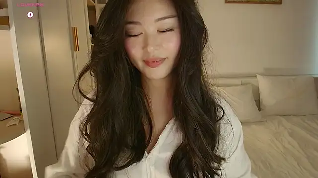 Snapshot of tenderlybaee chatting on October 17, 2025, 4:15 am tenderlybaee online show from October 17, 2025, 4:15 am