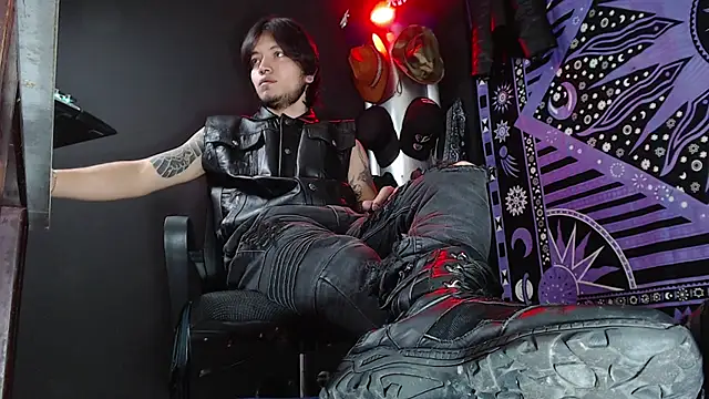 Dicaprioo  online show from March 10, 2025, 3:09 pm