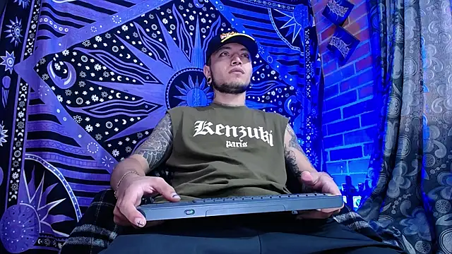 Dicaprioo  online show from October 6, 2025, 9:23 pm