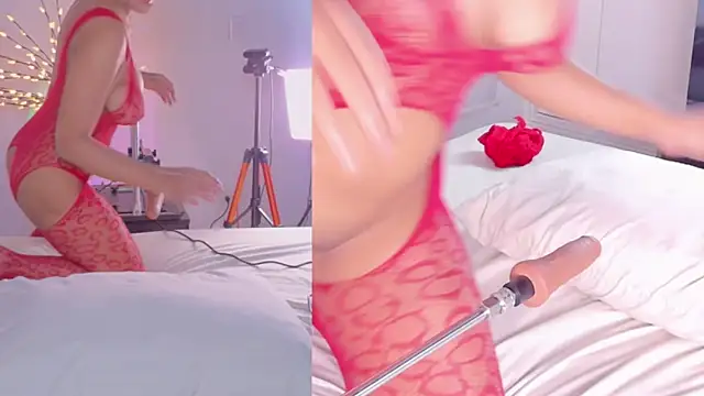 Snapshot of Tiny_Annie chatting on November 17, 2025, 8:36 pm Tiny Annie online show from November 17, 2025, 8:36 pm