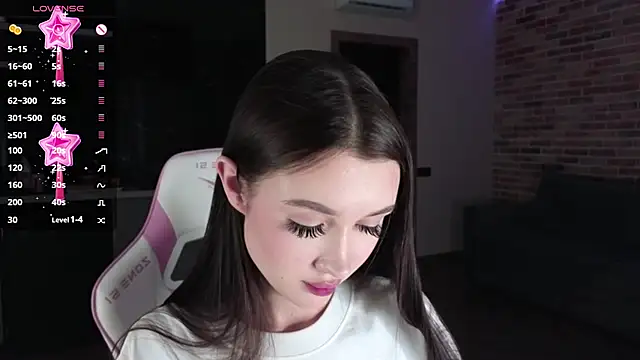 sweetiebones online show from December 17, 2024, 2:11 pm