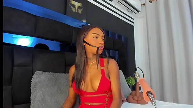 CahitlinBell online show from December 2, 2024, 8:44 pm